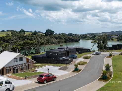 7 Pekapeka Street, Raglan