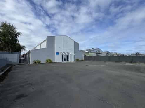 Large Industrial -  Dual Street Front & Parks!