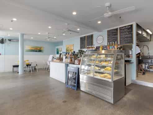Coastal commercial at its best!
