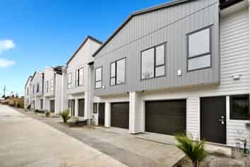 6/30A Tirimoana Road, Te Atatu South