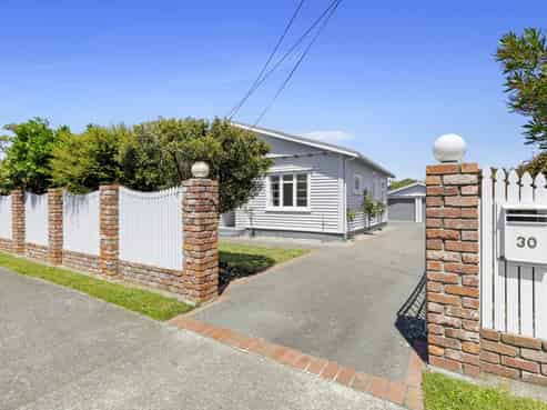 30 Beaumont Avenue, Alicetown