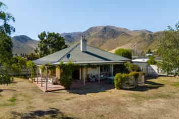 50AandB Chain Hills Highway, Omarama