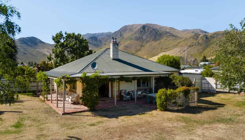 50AandB Chain Hills Highway, Omarama