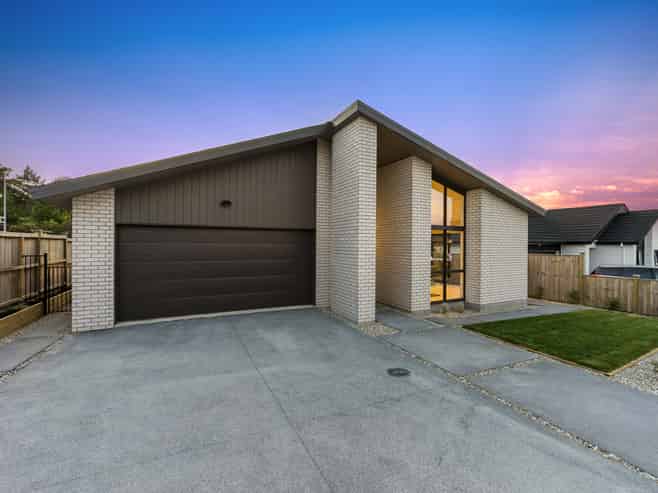 4 Hayley Court, Millwater