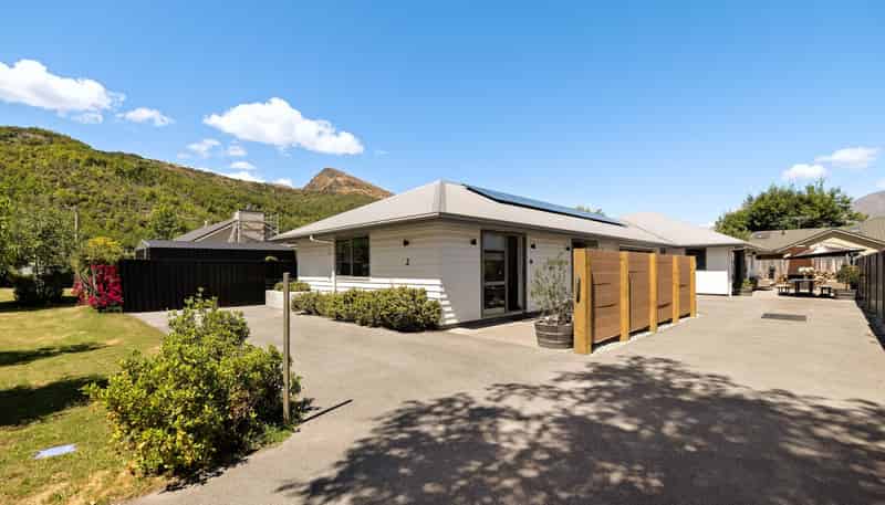 2 Preston Drive, Arrowtown