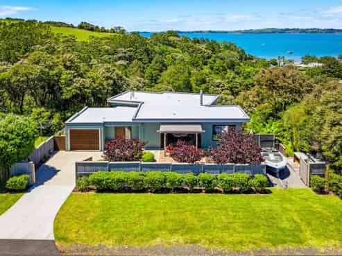 34 Whitmore Road, Tawharanui Peninsula