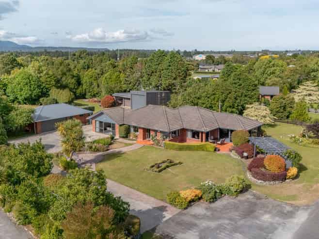 39 Kew Road, Westport