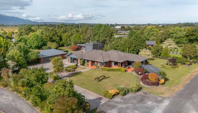 39 Kew Road, Westport