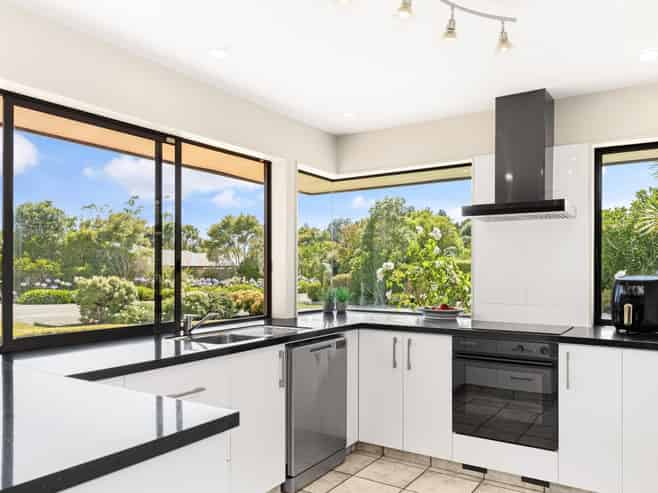 39 Kew Road, Westport
