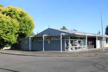 OPPORTUNITY  3 SHOPS - OFFERS WANTED