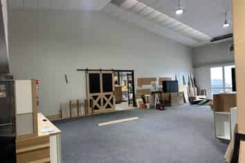 Large Waiwhakaiho Showroom & Workshop 