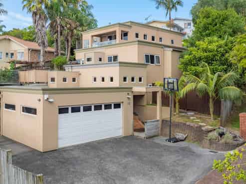 10 Tenbless Court, Unsworth Heights