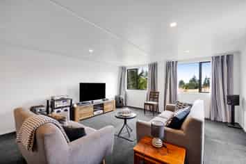 1906 Carrington Road, Koru