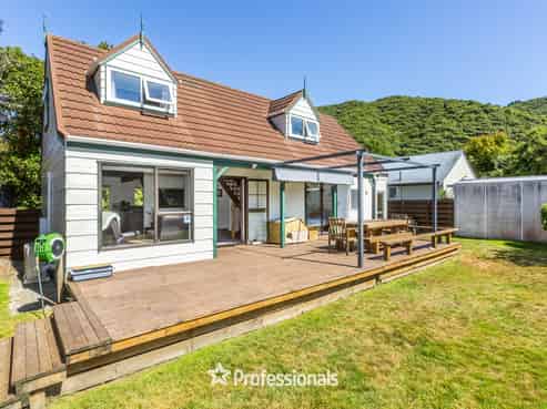 58 Larchmont Grove, Totara Park