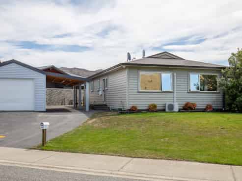 40 Albert Drive, Clyde