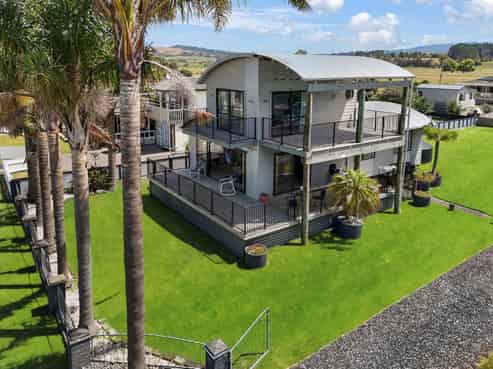 889 East Coast Road, Kaiaua
