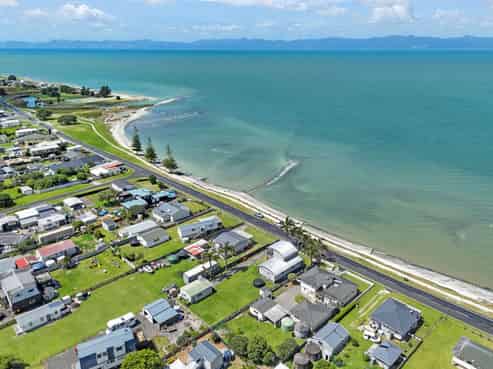 889 East Coast Road, Kaiaua