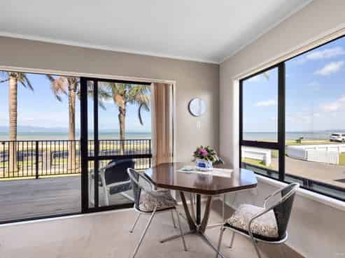 889 East Coast Road, Kaiaua