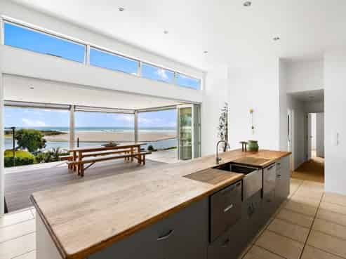 14 Oraka Road, Mahia