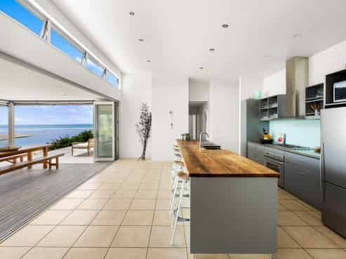 14 Oraka Road, Mahia
