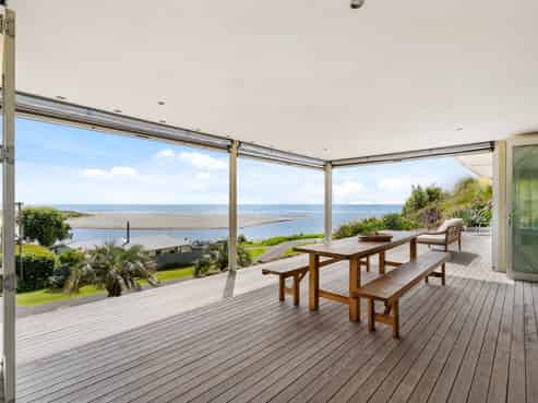 14 Oraka Road, Mahia