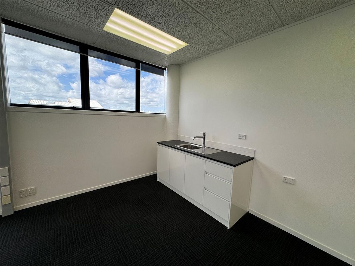 Savills - Bargain 97sqm Penrose Office – pohled 2