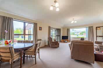 8 Stenhouse Drive, Marchwiel