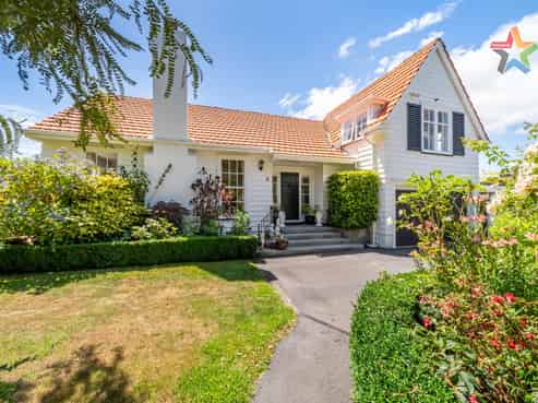 67 Queens Grove, Central Hutt