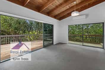  329 Beach Road (Off Pah Road), Onerahi