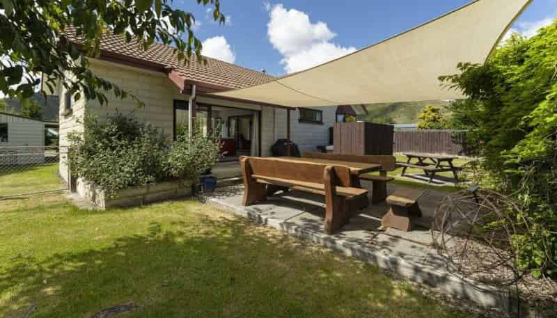 47 Black Peak Road, Omarama