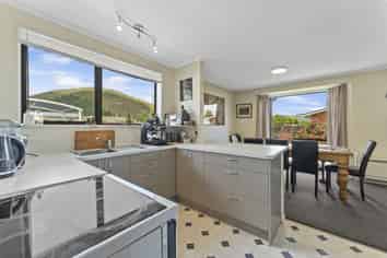 47 Black Peak Road, Omarama