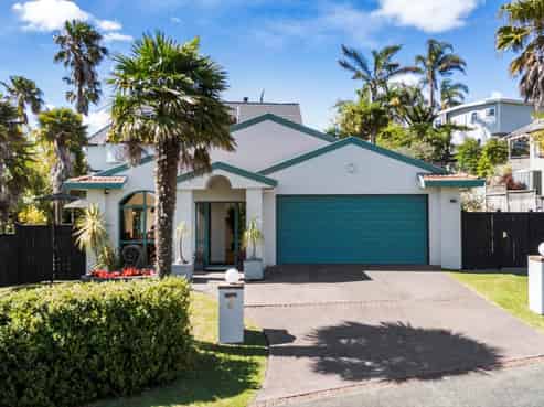 8 Taroka Close, Pinehill