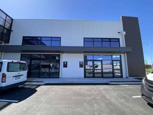 Brand new, high profile property with commercial zoning