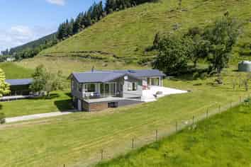 5892 Ettrick - Raes Junction Road, Roxburgh