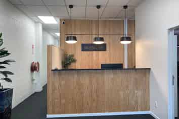 Hamilton East near new fitted office