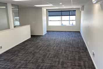 Middleton office unit with storage