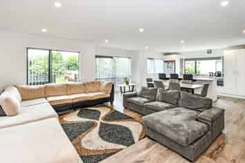 8/43 Market Street, Pokeno
