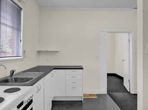 Prime Commercial Property on Broadway, Stratford!