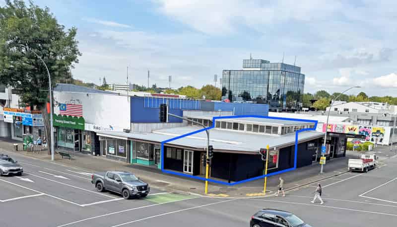 Cnr/11 Liverpool Street, Hamilton Central