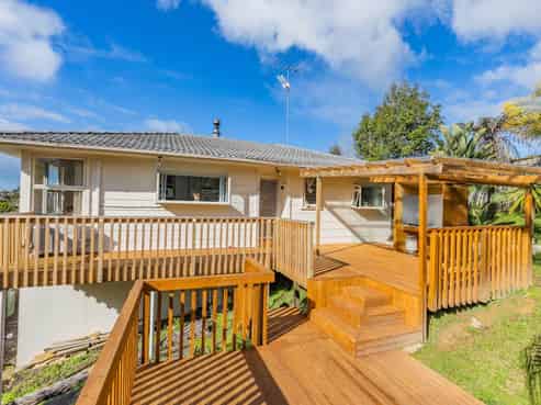 8 Juniper Road, Sunnynook