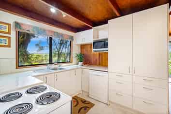 129 Riverside Drive, Parahaki