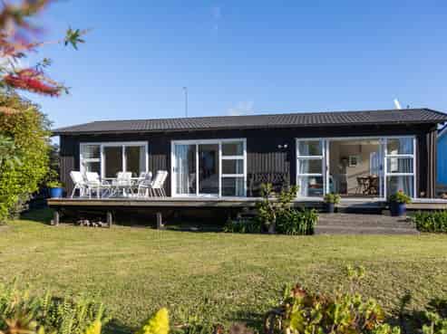 205 Kenwood Drive, Matarangi
