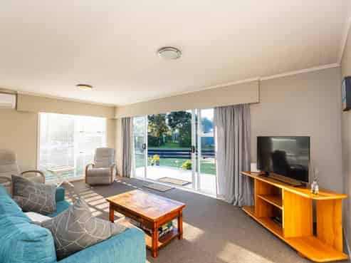 205 Kenwood Drive, Matarangi