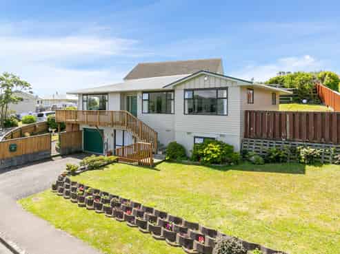 4 Pelorous Street, Paparangi