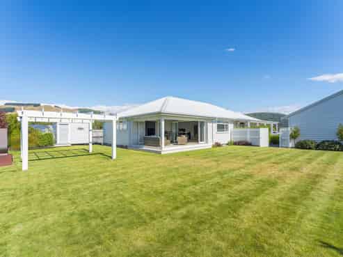 8 Pukatea Lane, Kinloch