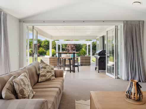 8 Pukatea Lane, Kinloch