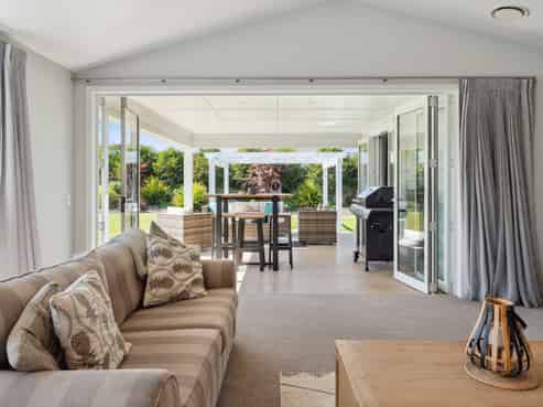8 Pukatea Lane, Kinloch