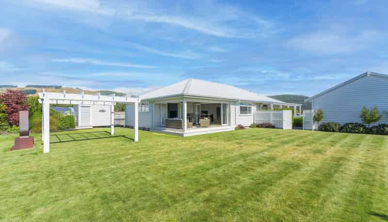 8 Pukatea Lane, Kinloch