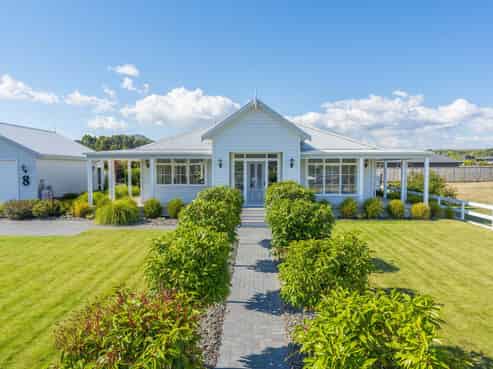 8 Pukatea Lane, Kinloch