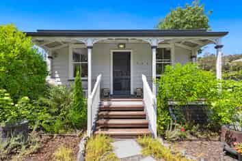 15 Pomare Road, Russell